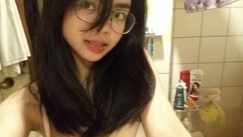 Hindi Mapigilang Mangati nang Pussy ni Cutie